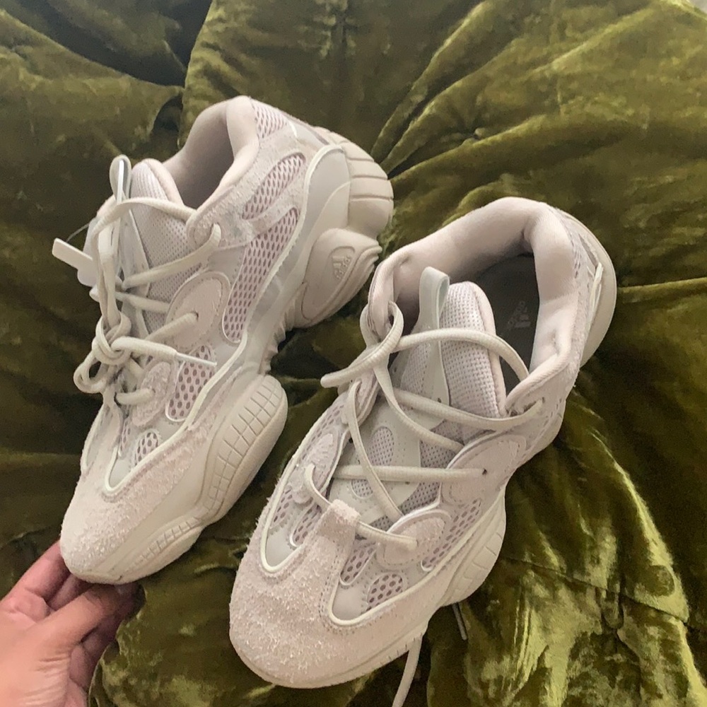 Womens yeezy boost 700